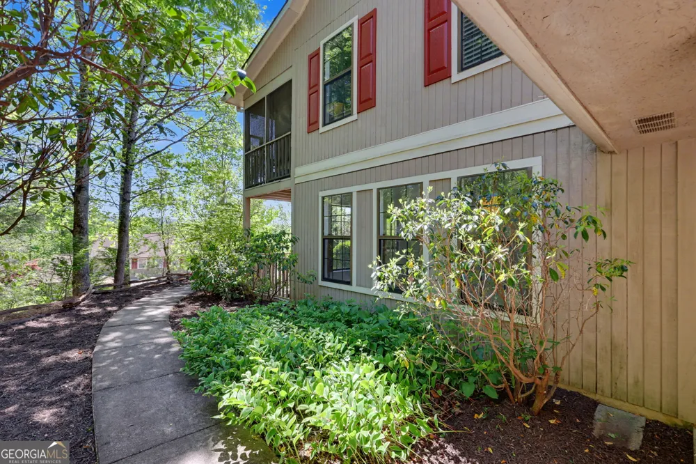 80 Stirling LN Clayton, GA 30525