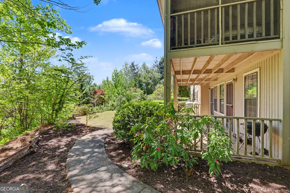 80 Stirling LN Clayton, GA 30525