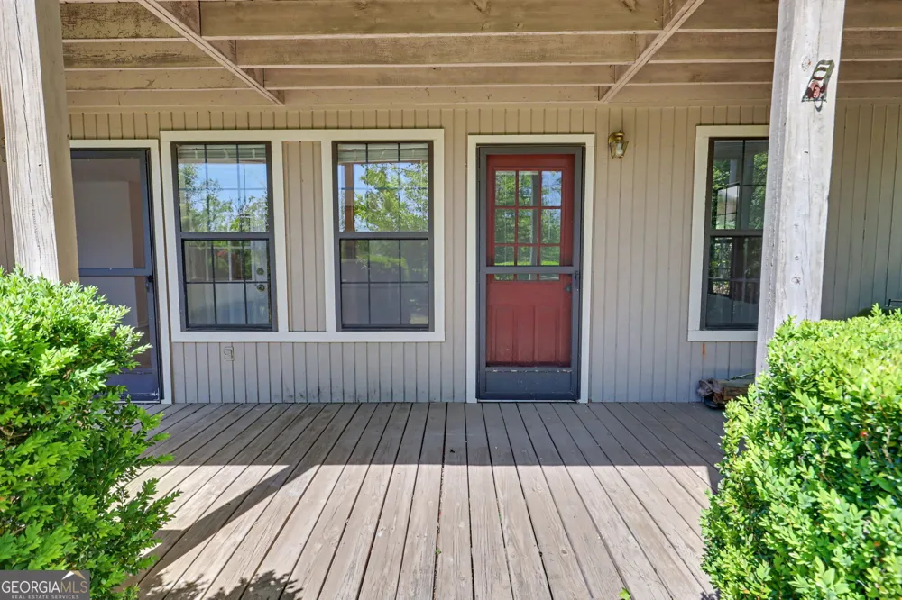 80 Stirling LN Clayton, GA 30525