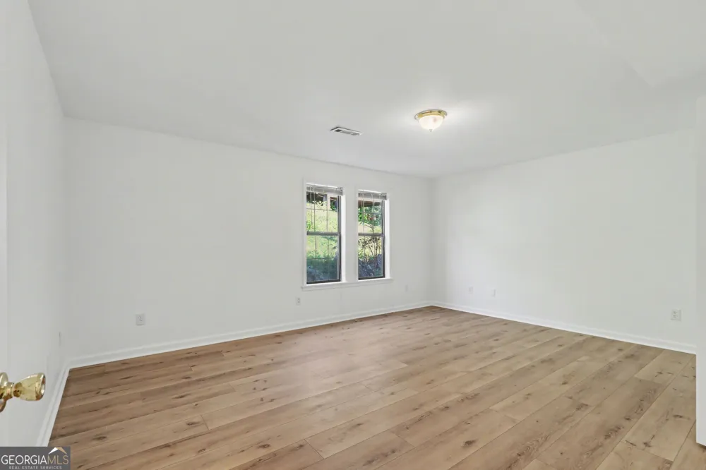 80 Stirling LN Clayton, GA 30525