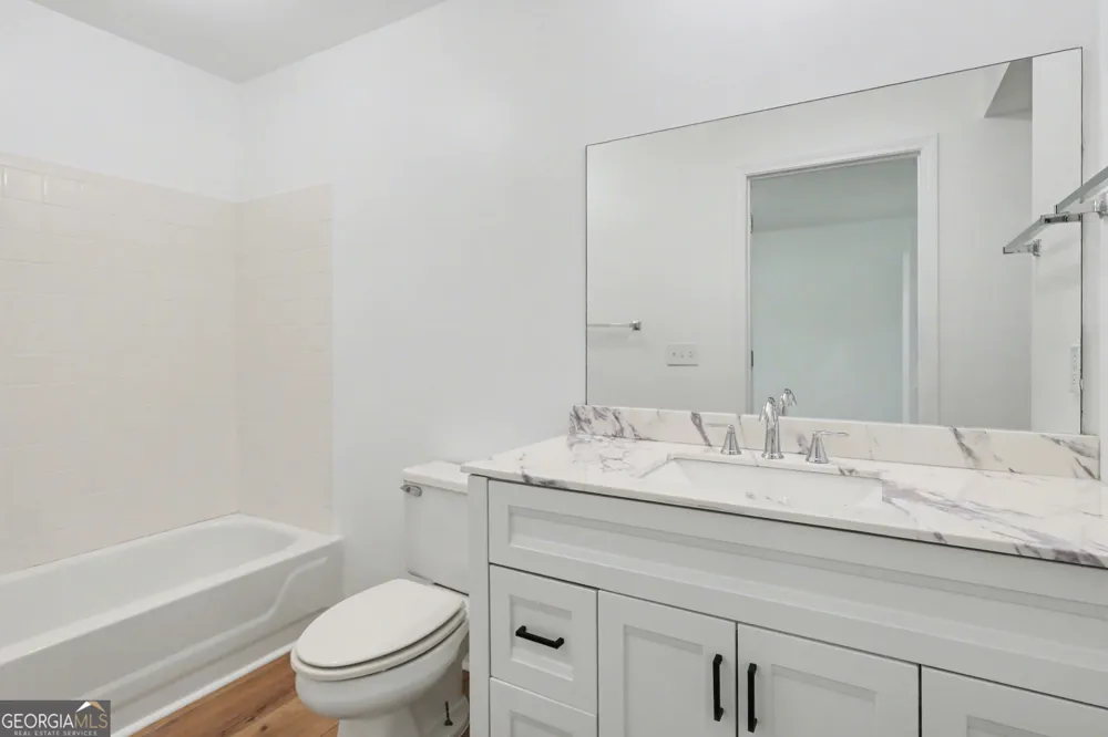 80 Stirling LN Clayton, GA 30525