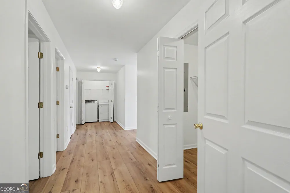 80 Stirling LN Clayton, GA 30525