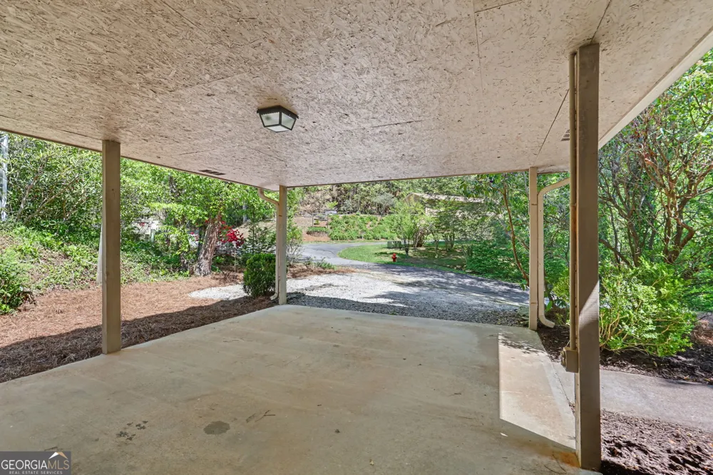80 Stirling LN Clayton, GA 30525