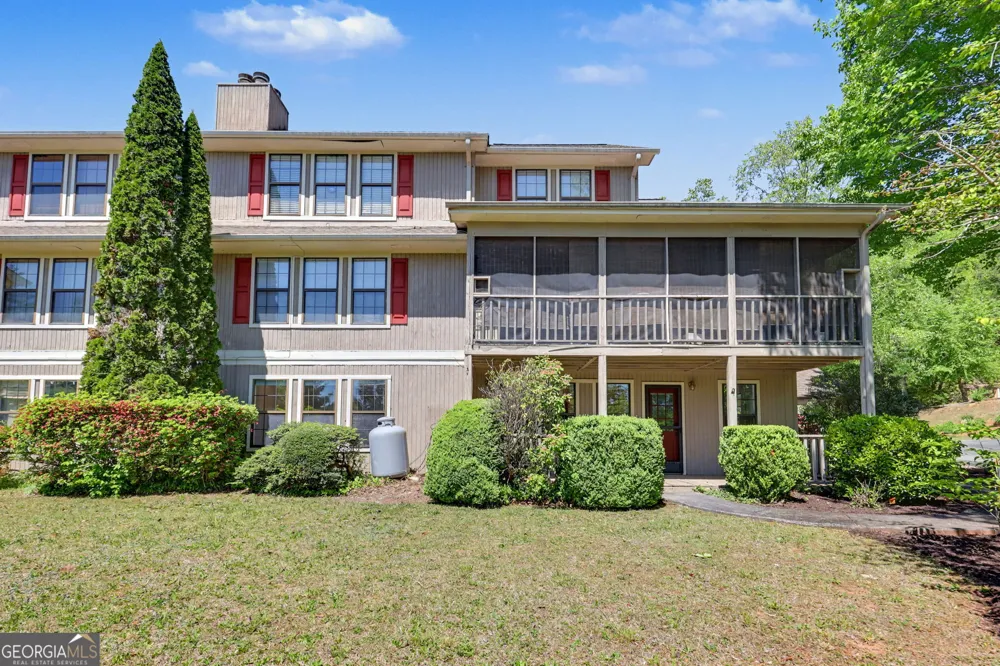 80 Stirling LN Clayton, GA 30525
