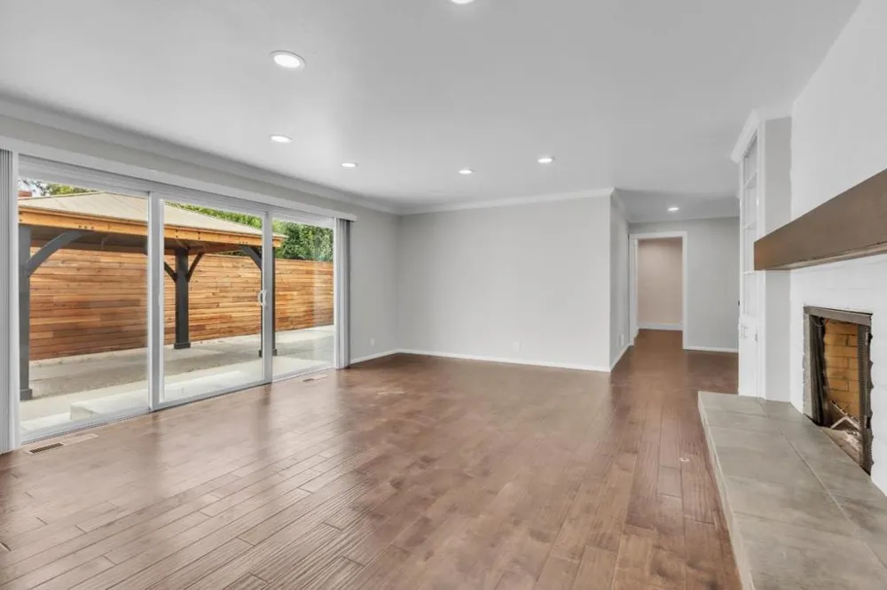 1268 La Mirada Drive Salinas, CA 93901