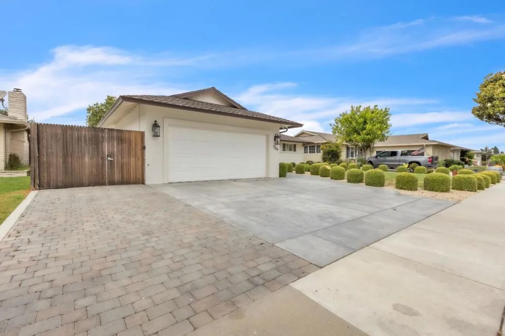1268 La Mirada Drive Salinas, CA 93901