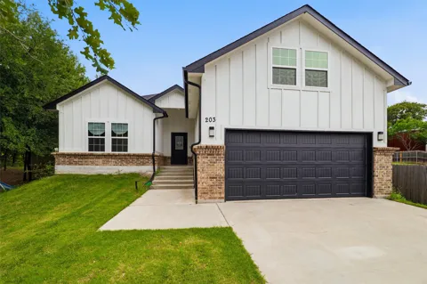 203 Pioneer Drive