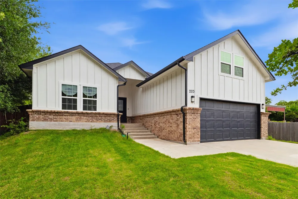203 Pioneer Drive Keene, TX 76059
