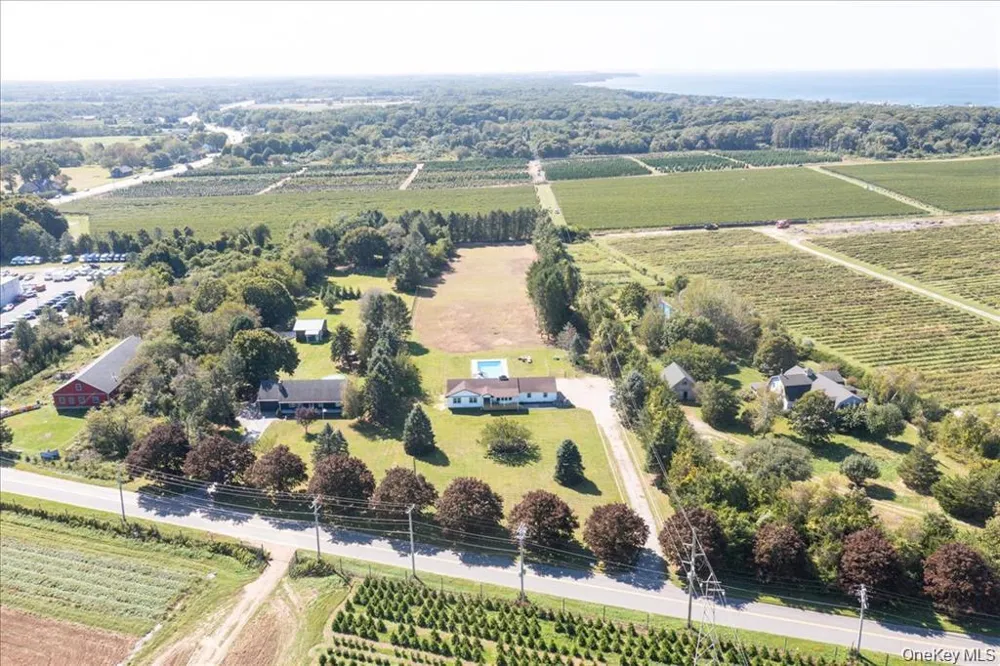 3715 Hortons Lane Southold, NY 11971