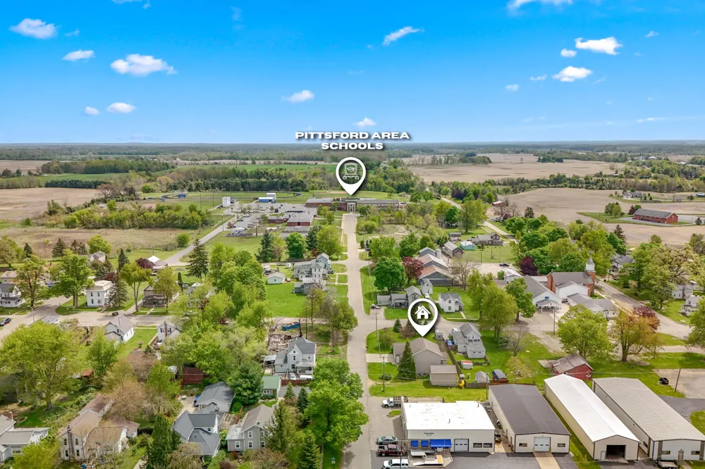 9049 Hamilton Street Pittsford, MI 49271