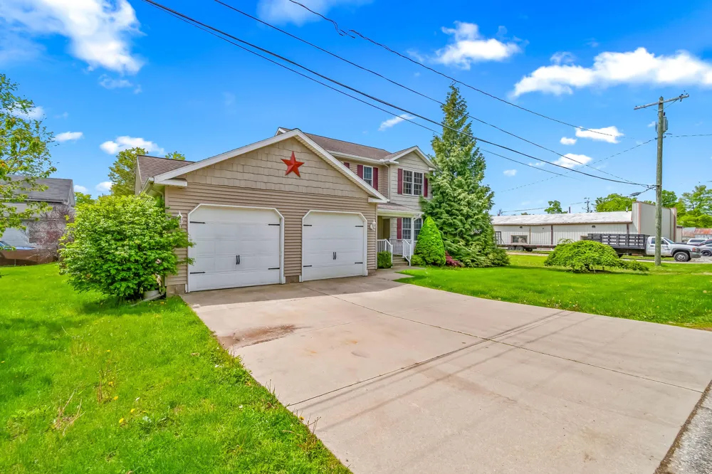 9049 Hamilton Street Pittsford, MI 49271