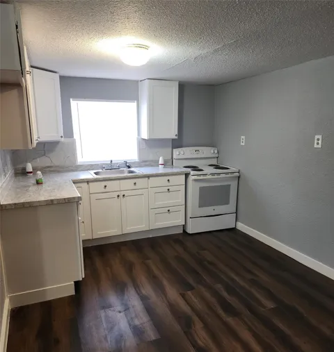 211 Avenue B #1/2