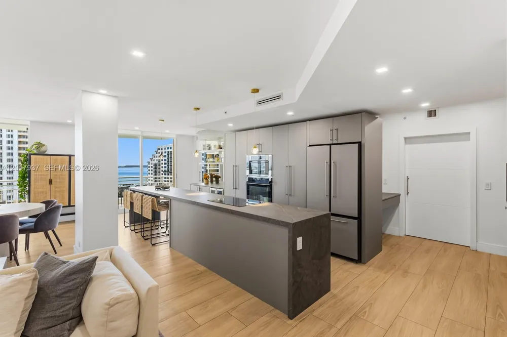 888 Brickell Key Dr #1207 Miami, FL 33131