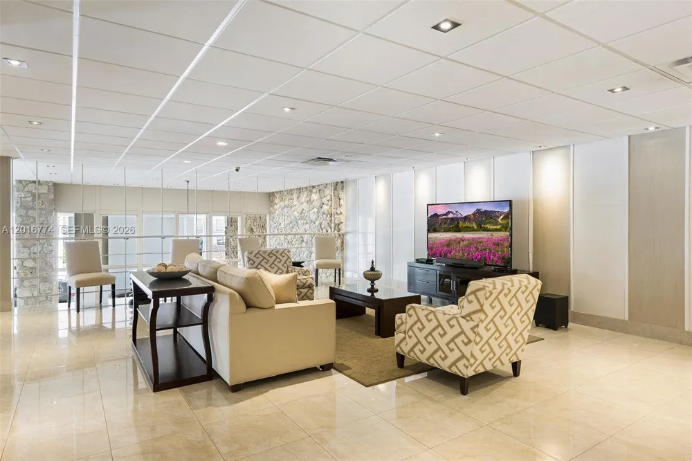 3111 Ocean Dr #1110 Hollywood, FL 33019
