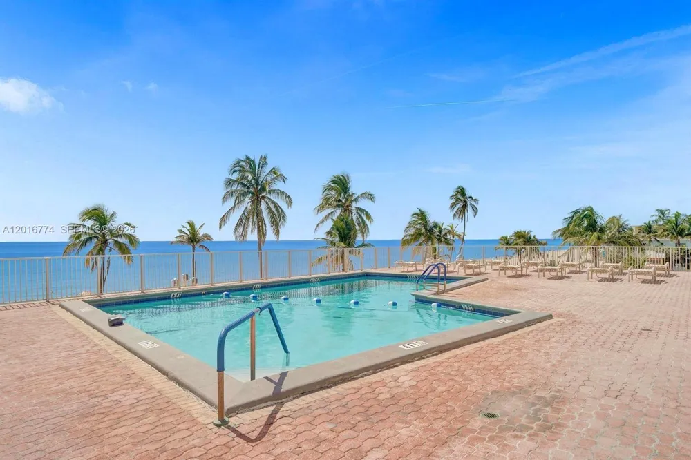 3111 Ocean Dr #1110 Hollywood, FL 33019