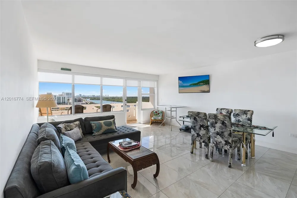 3111 Ocean Dr #1110 Hollywood, FL 33019