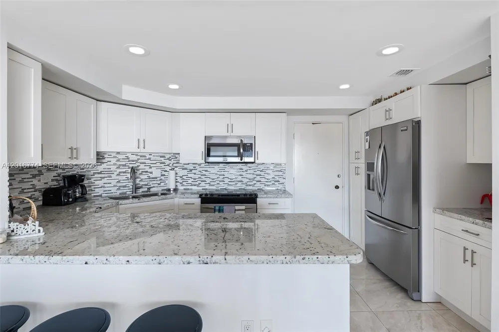 3111 Ocean Dr #1110 Hollywood, FL 33019