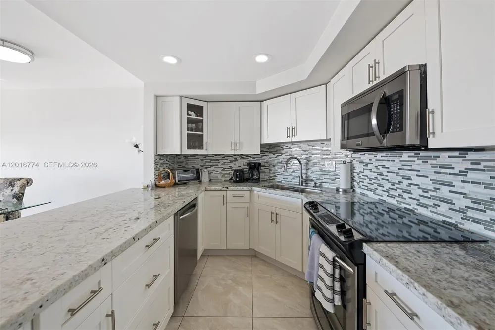 3111 Ocean Dr #1110 Hollywood, FL 33019
