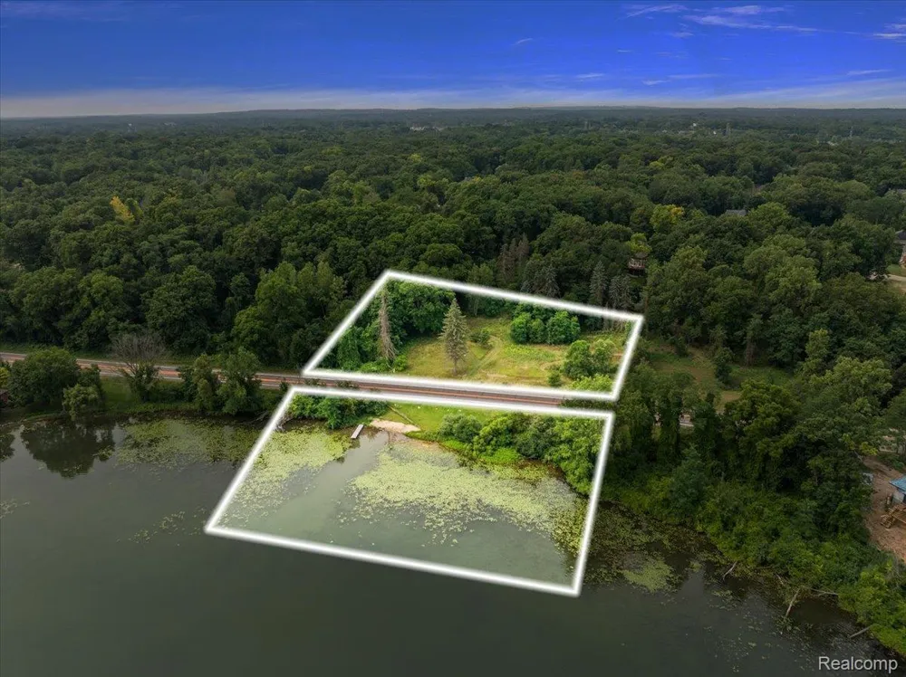 2770 Bogie Lake Road White Lake Charter Township, MI 48386