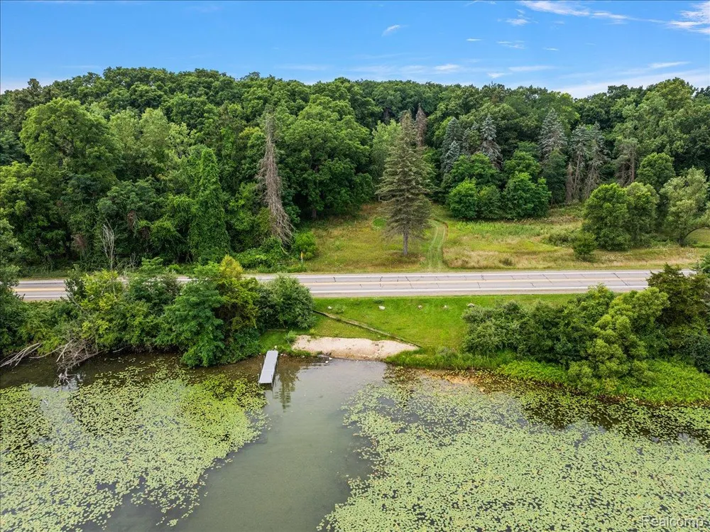 2770 Bogie Lake Road White Lake Charter Township, MI 48386