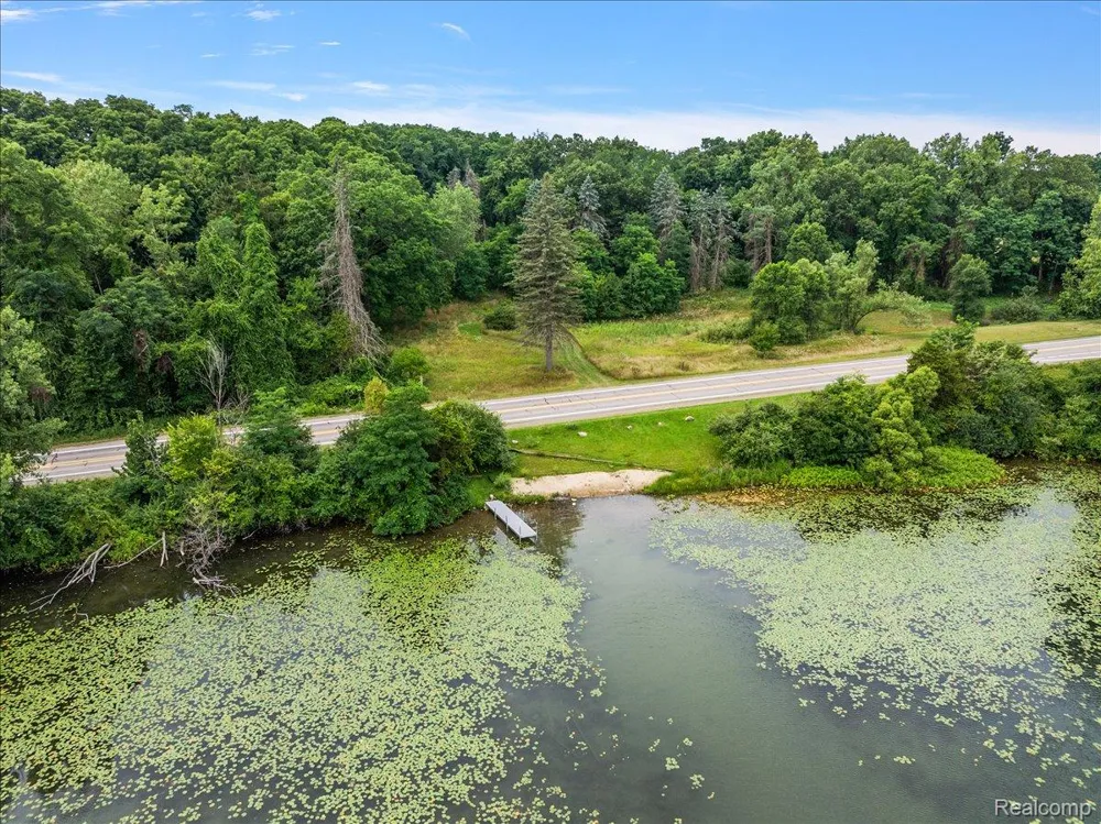 2770 Bogie Lake Road White Lake Charter Township, MI 48386