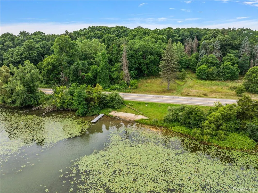 2770 Bogie Lake Road White Lake Charter Township, MI 48386