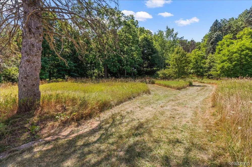 2770 Bogie Lake Road White Lake Charter Township, MI 48386