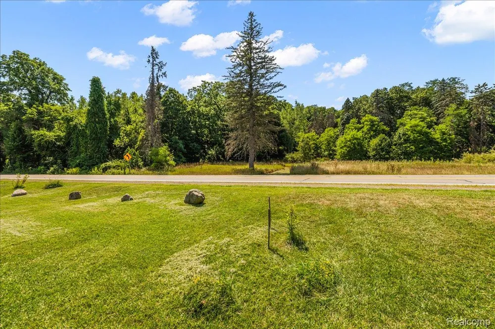 2770 Bogie Lake Road White Lake Charter Township, MI 48386