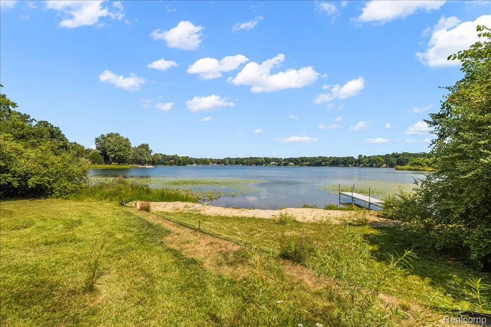 2770 Bogie Lake Road White Lake Charter Township, MI 48386