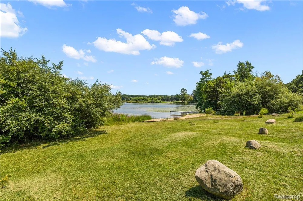 2770 Bogie Lake Road White Lake Charter Township, MI 48386