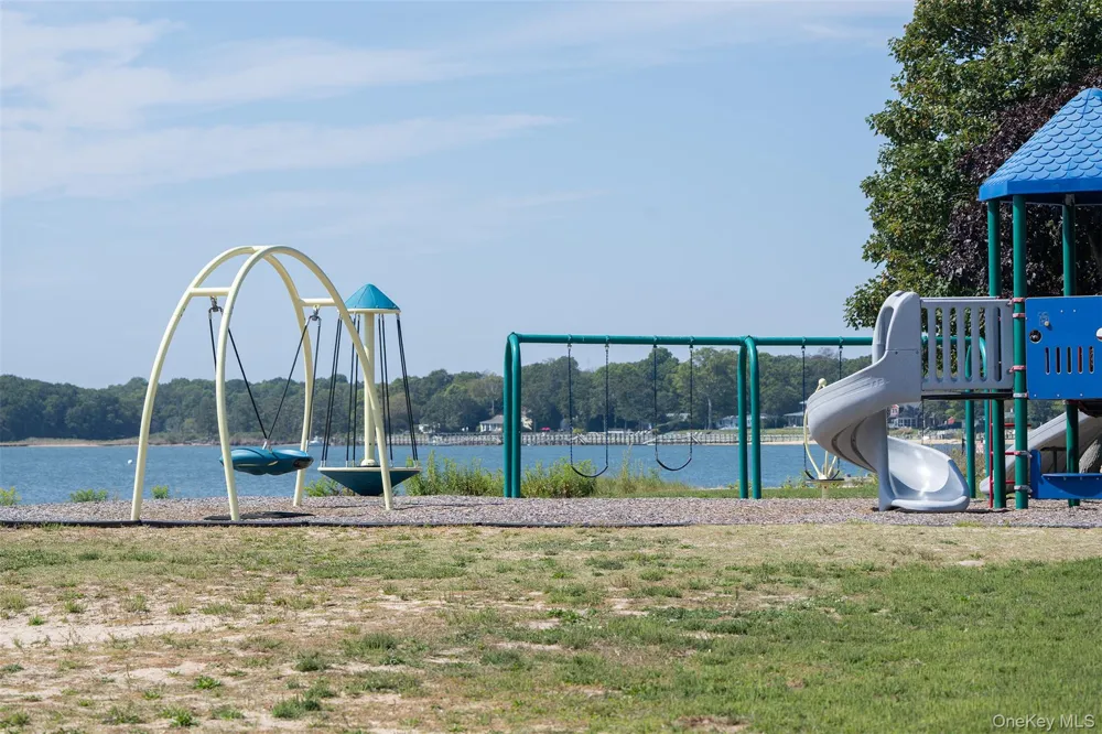 550 Madison Avenue Greenport, NY 11944