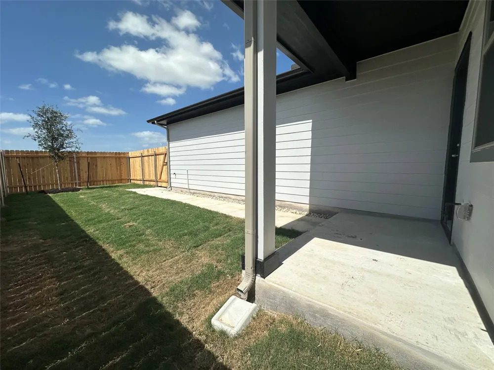 6151 Marsh Lane Buda, TX 78610