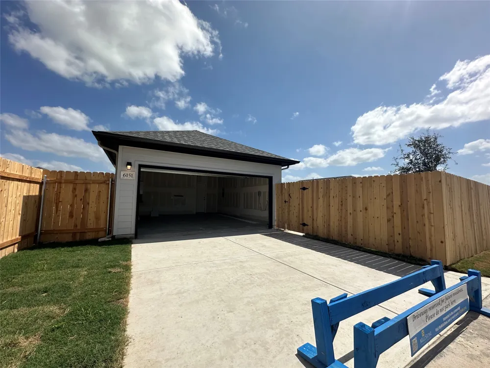 6151 Marsh Lane Buda, TX 78610