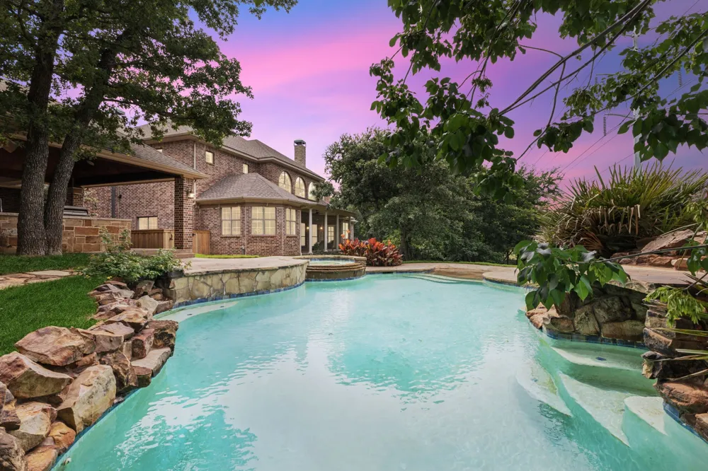 549 Round Hollow Lane Southlake, TX 76092
