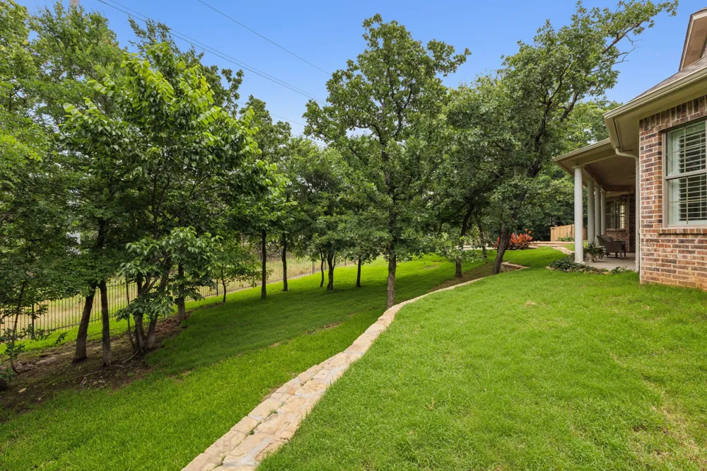 549 Round Hollow Lane Southlake, TX 76092