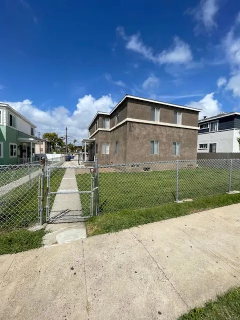 331 E 5th Street