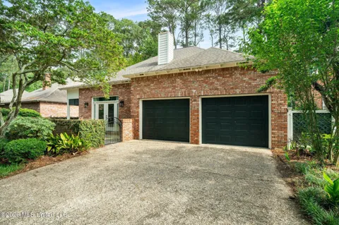 10 Moss Point Road