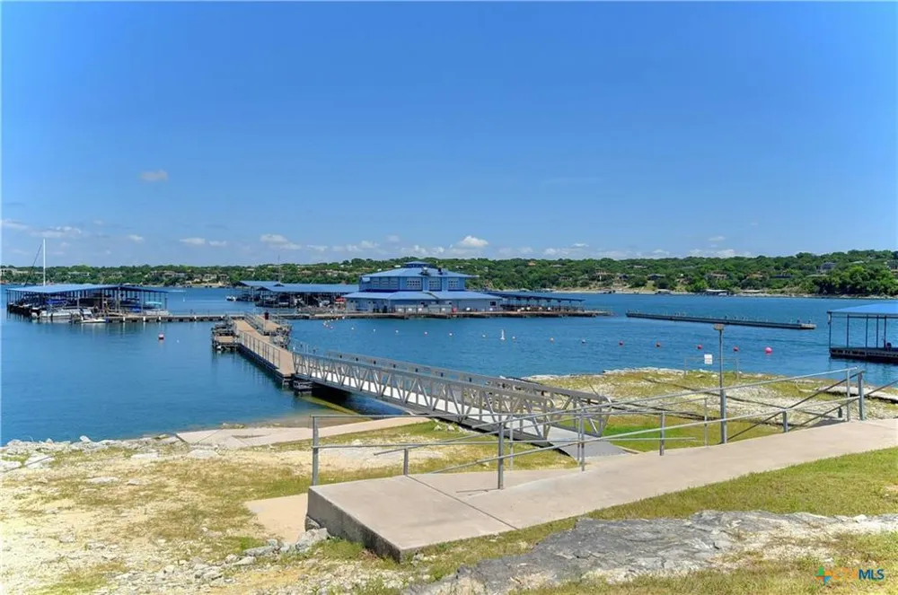133 Comanche Point Point Venture, TX 78645
