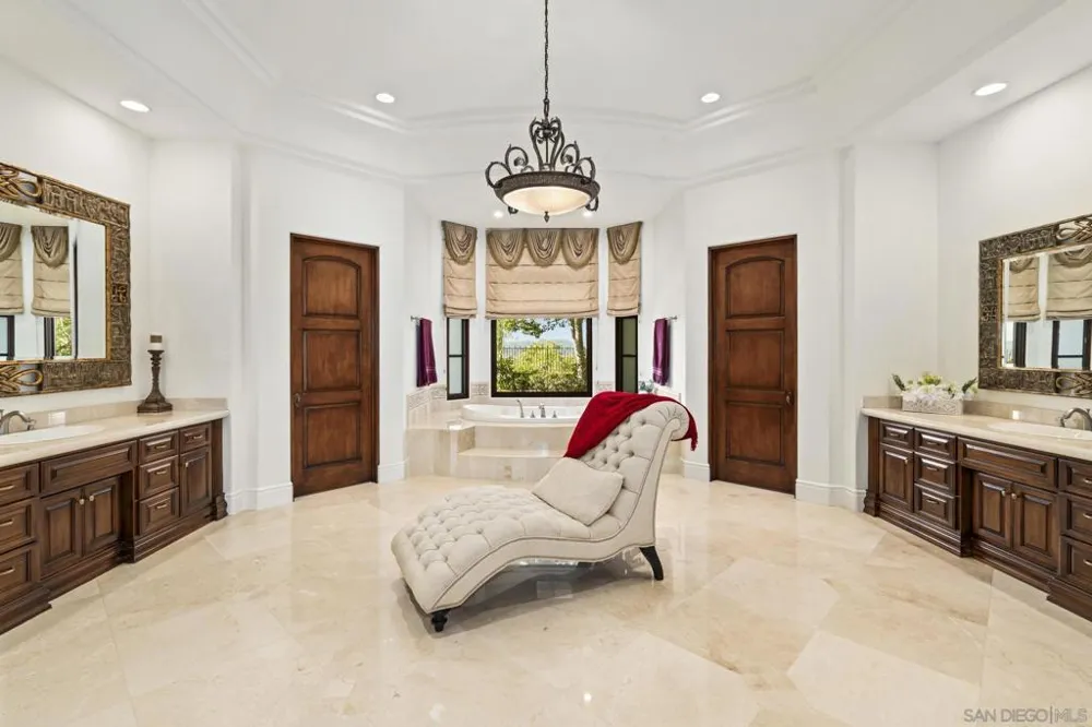4690 Rancho Del Mar Trl San Diego, CA 92130