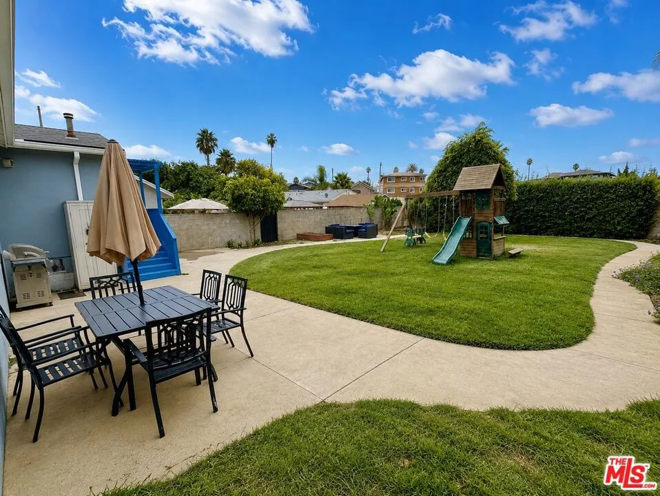328 E Plymouth Street Inglewood, CA 90302