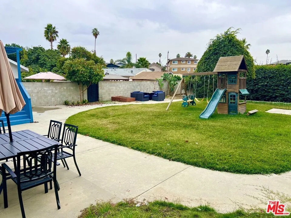 328 E Plymouth Street Inglewood, CA 90302