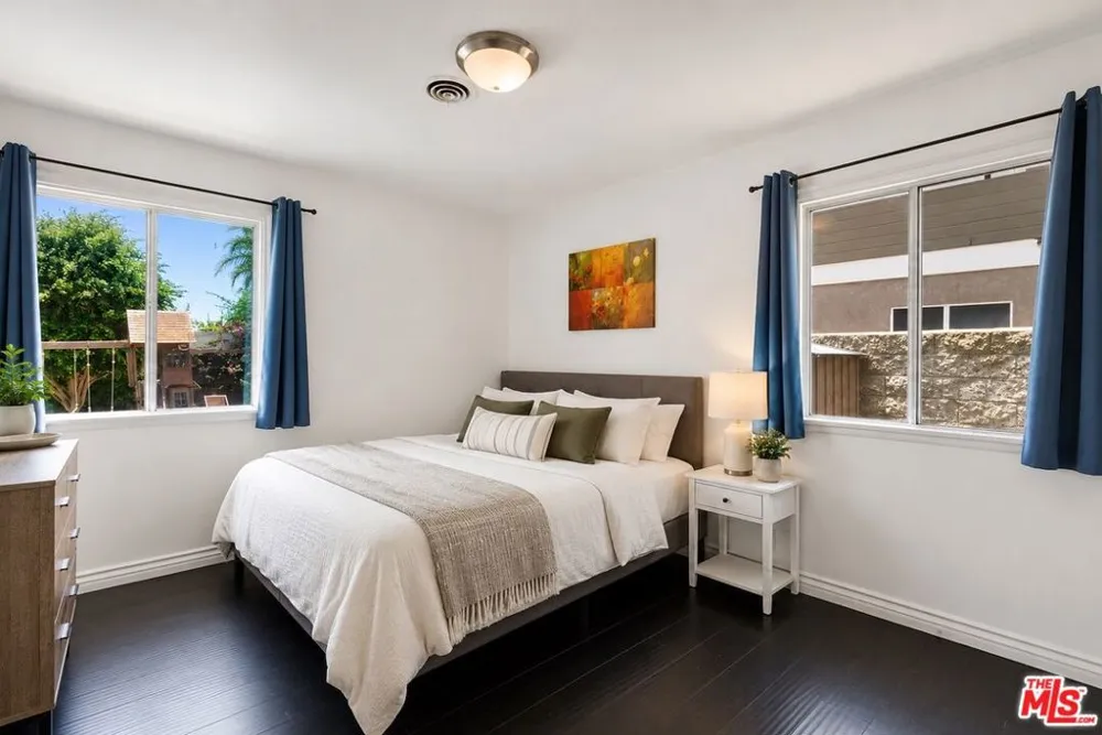 328 E Plymouth Street Inglewood, CA 90302