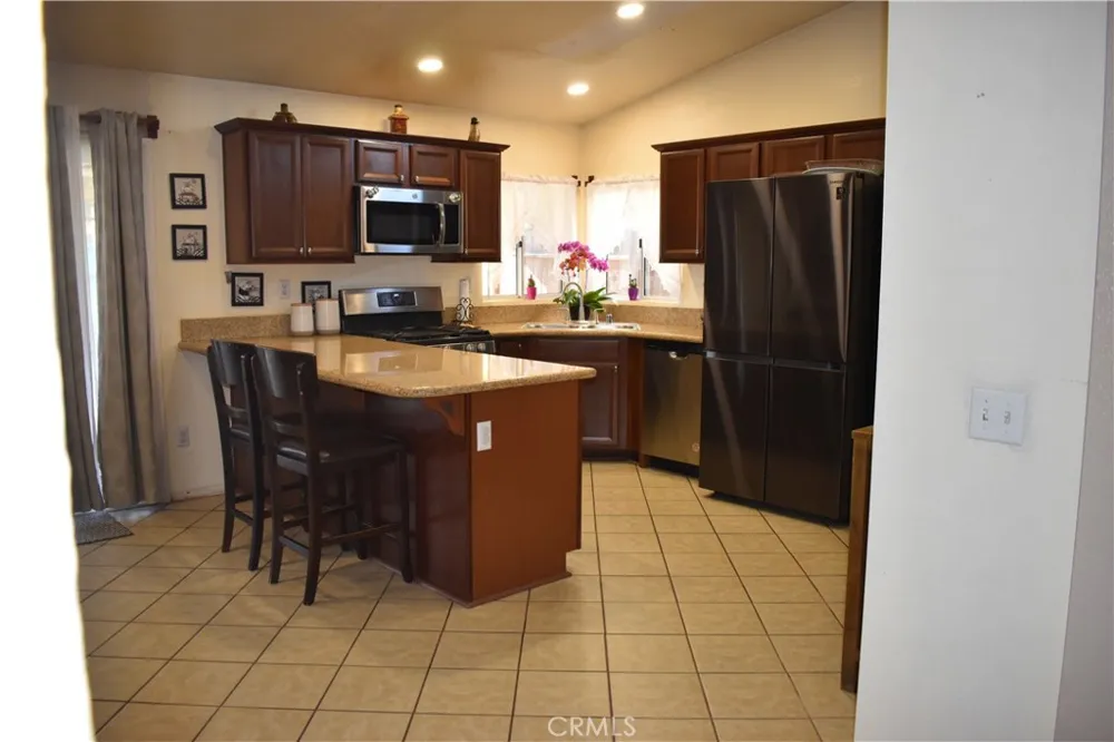 10552 Villa Adelanto, CA 92301