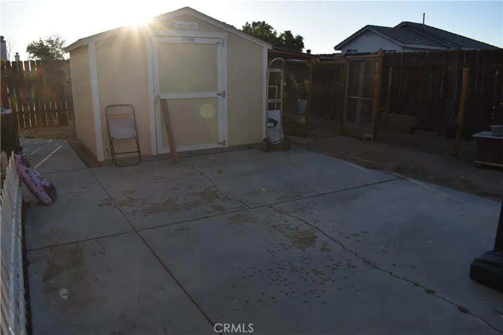 10552 Villa Adelanto, CA 92301