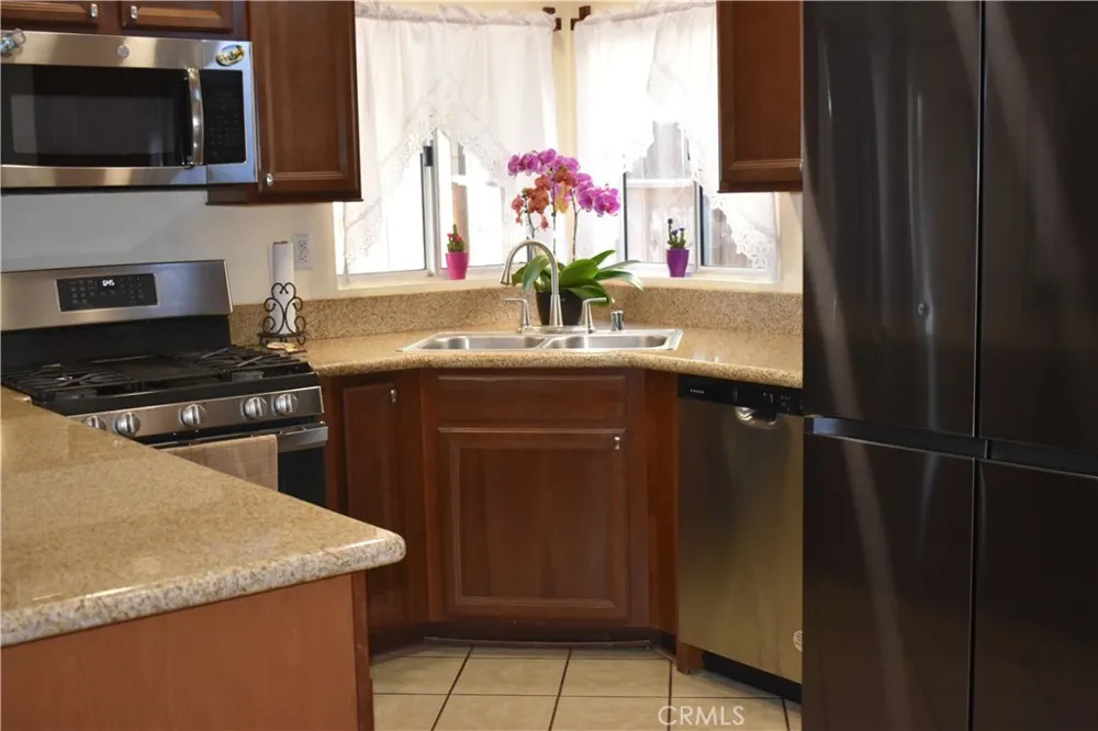 10552 Villa Adelanto, CA 92301