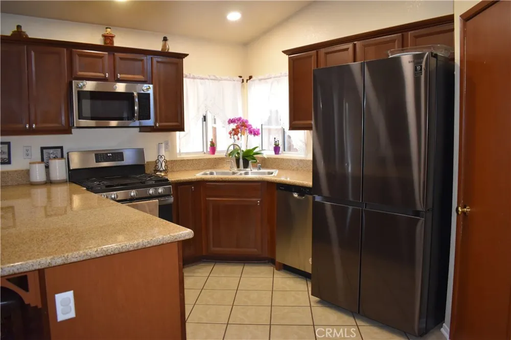 10552 Villa Adelanto, CA 92301