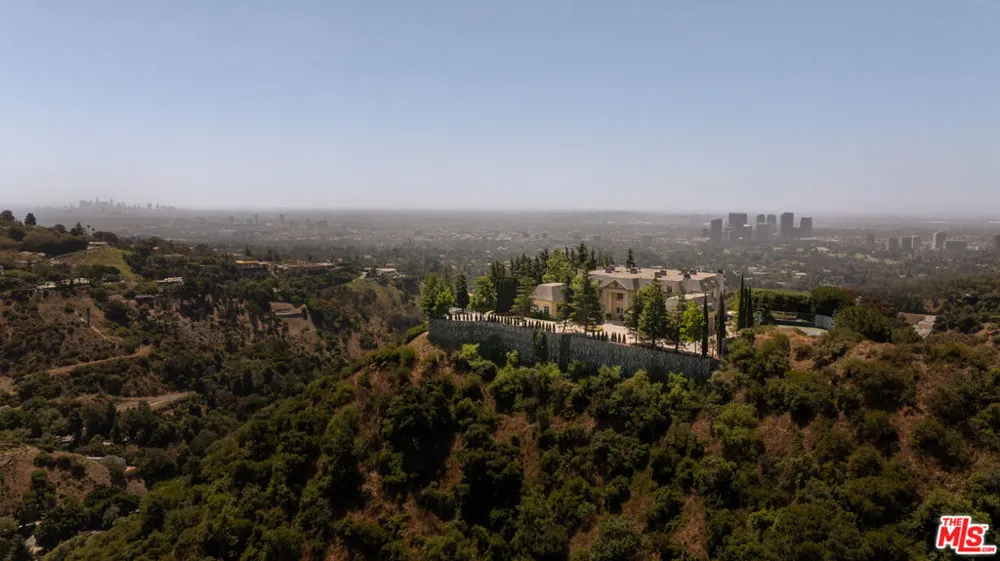 1420 Davies Drive Beverly Hills, CA 90210