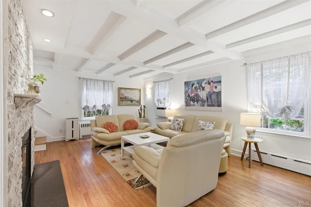 47 Onderdonk Avenue Manhasset, NY 11030