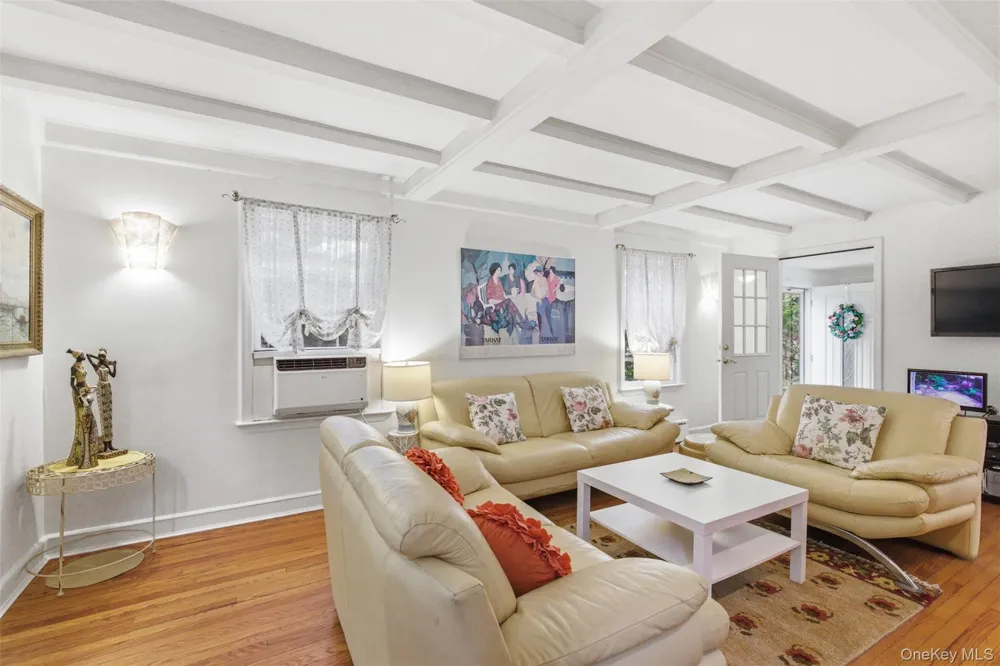 47 Onderdonk Avenue Manhasset, NY 11030