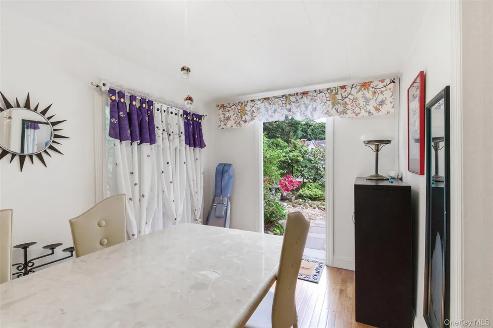 47 Onderdonk Avenue Manhasset, NY 11030